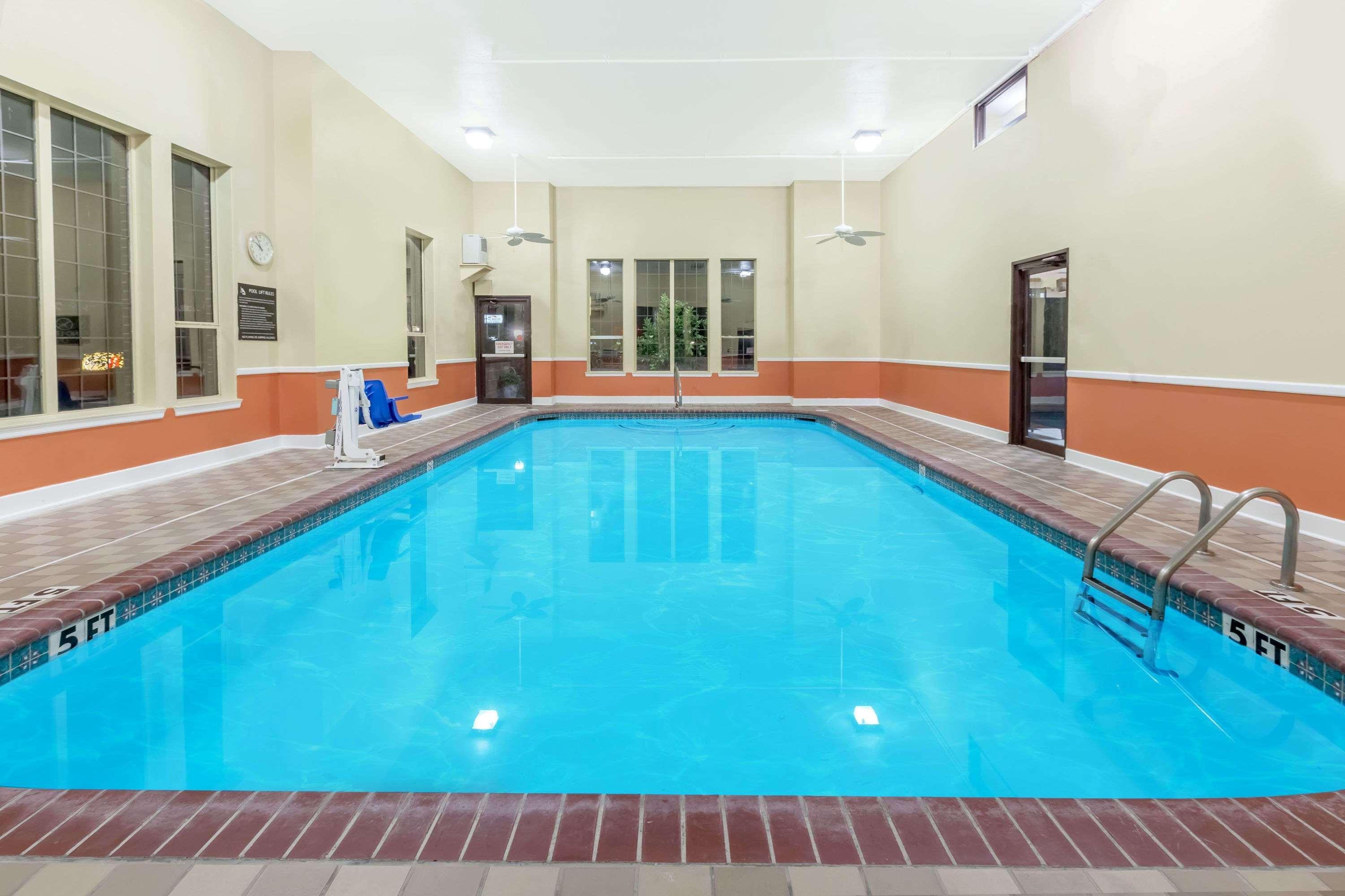 Super 8 By Wyndham Pine Bluff Hotel Exterior foto